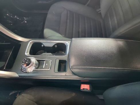 Used 2020 Ford Fusion SE image 12