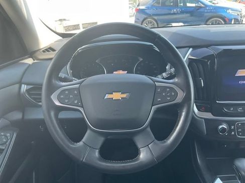 Used 2021 Chevrolet Traverse LT AWD/4WD image 3