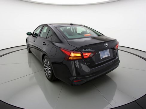 Used 2025 Nissan Altima 2.5 SV image 6