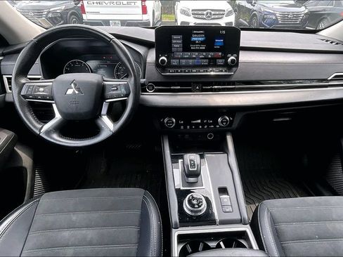 Used 2024 Mitsubishi Outlander SE AWD/4WD image 7