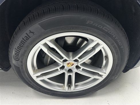 Used 2023 Porsche Macan AWD/4WD image 15