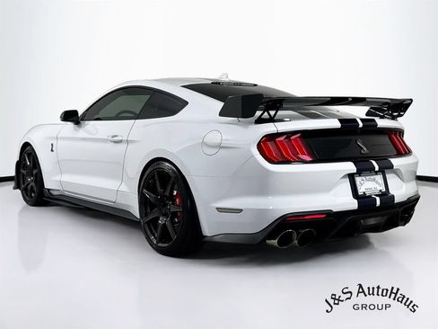 Used 2020 Ford Mustang Shelby GT500 w/ Carbon Fiber Track Pack RWD image 5