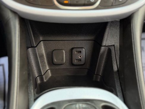 Used 2017 Chevrolet Volt LT w/ Comfort Package image 15