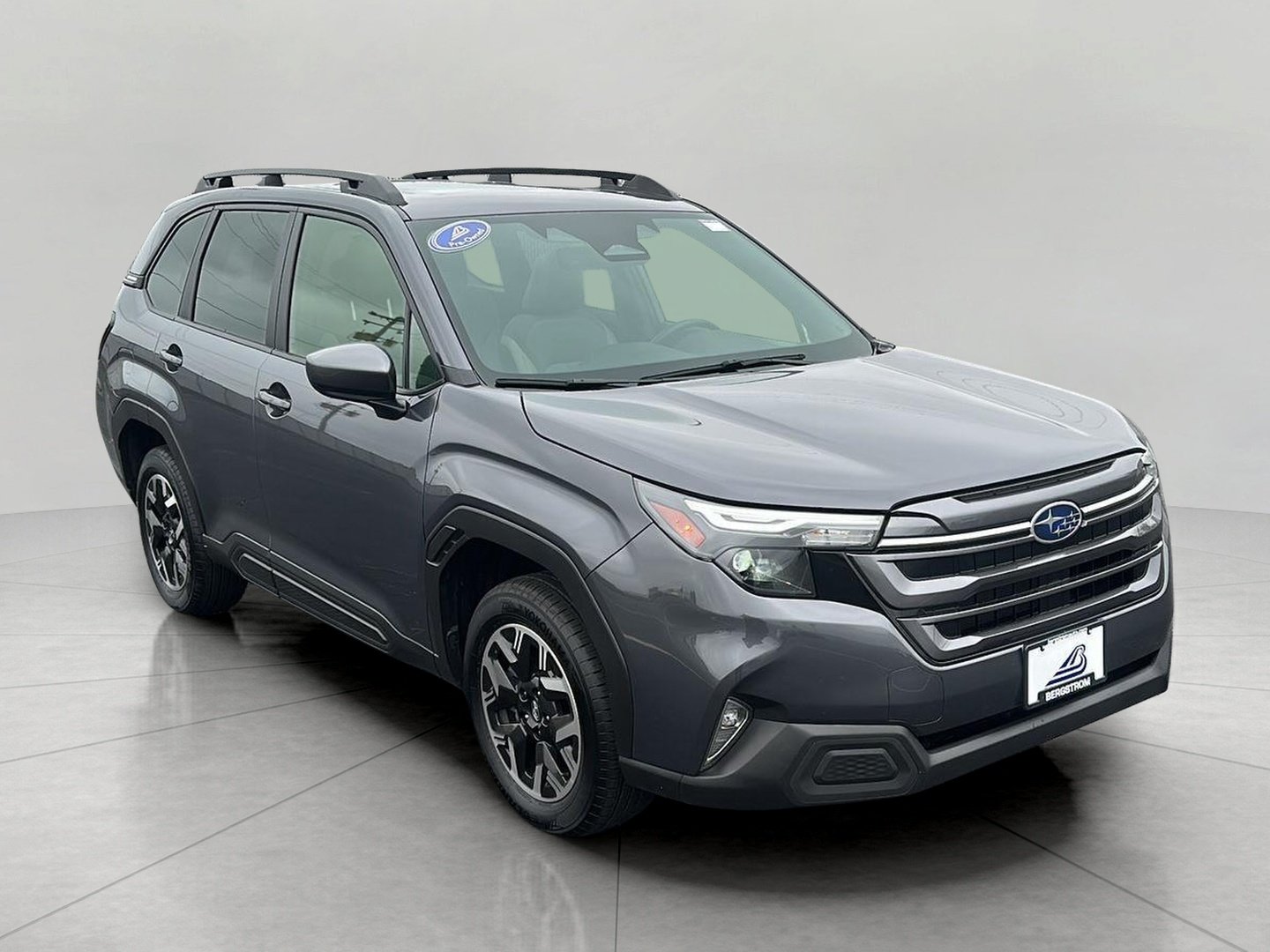 Used 2025 Subaru Forester Premium w/ Convenience Package #1 AWD/4WD image 1