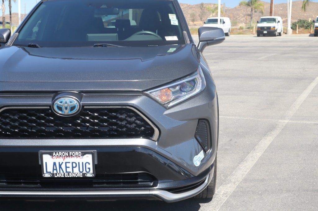 Used 2021 Toyota RAV4 SE w/ Weather & Moonroof Package AWD/4WD image 8