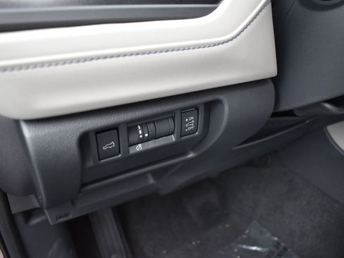 Certified 2026 Subaru Forester Premium image 11