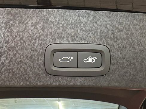 Used 2026 Volvo XC40 B5 Ultra w/ Protection Package Premier image 30