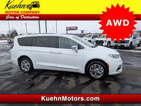 Used 2021 Chrysler Pacifica Limited w/ Uconnect Theater Family Group image 1