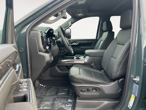 New 2026 Chevrolet Silverado 2500 LTZ w/ LTZ Convenience Package image 15