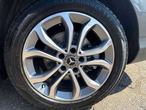 Used 2018 Mercedes-Benz C 300 4MATIC Sedan image 27