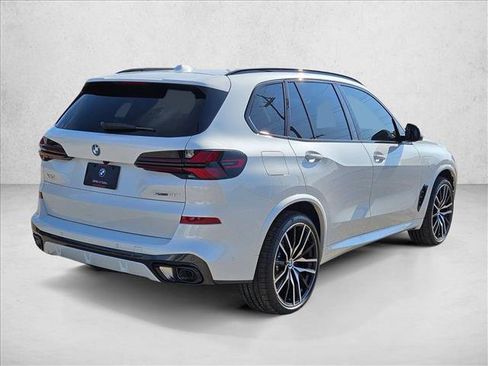 Used 2026 BMW X5 sDrive40i w/ M Sport Package RWD image 2