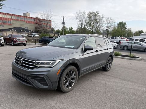 Used 2022 Volkswagen Tiguan SE AWD/4WD image 7