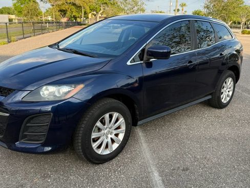 Used 2011 MAZDA CX-7 i SV FWD image 2