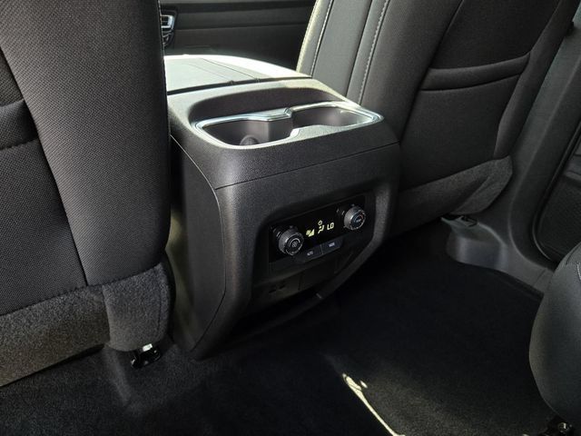 Used 2026 Chevrolet Traverse LT FWD image 16