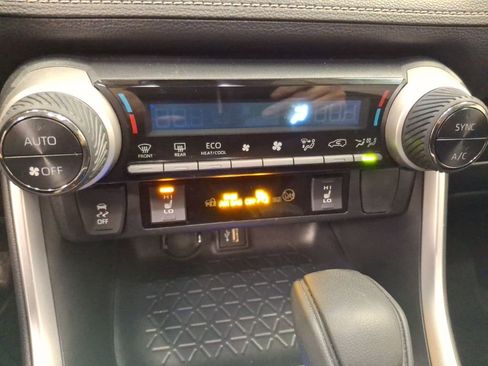 Used 2024 Toyota RAV4 XLE w/ Convenience Package image 25