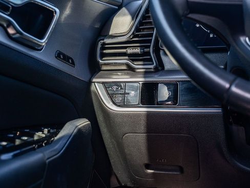 Used 2023 Kia Sportage SX image 22