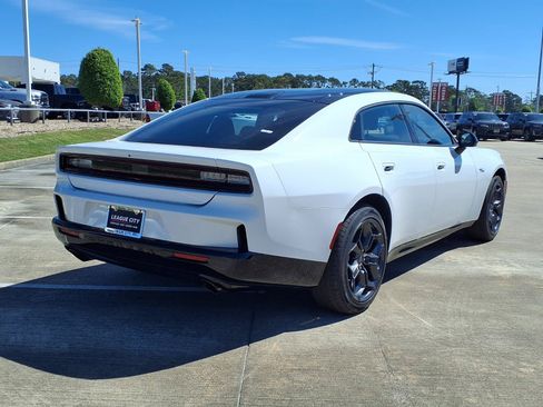 New 2026 Dodge Charger R/T w/ Blacktop Package AWD/4WD image 4