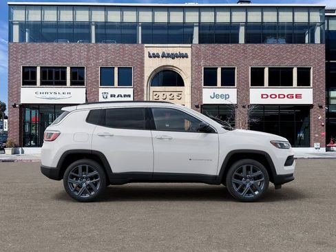 New 2026 Jeep Compass Latitude AWD/4WD image 21