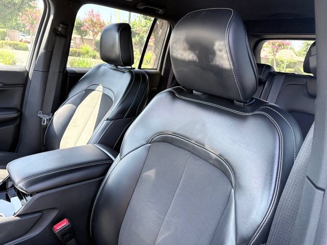 Used 2023 Jeep Grand Cherokee Altitude AWD/4WD image 11