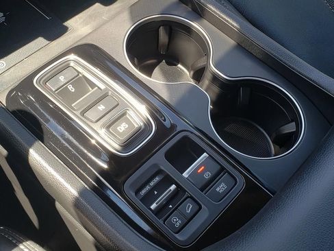 Used 2025 Honda Pilot EX-L image 28