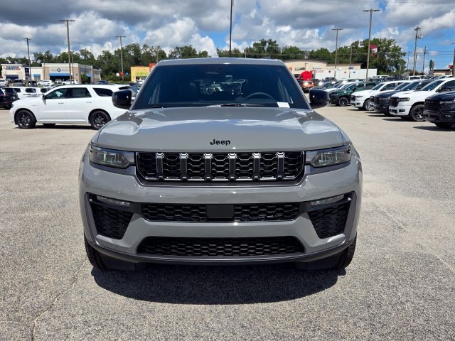 New 2027 Jeep Grand Cherokee Limited AWD/4WD image 2