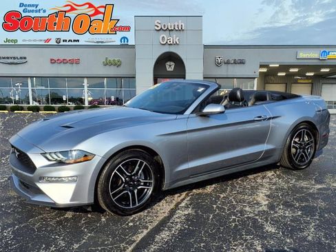 Used 2023 Ford Mustang Premium image 4