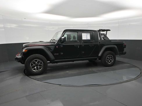 Used 2024 Jeep Gladiator Rubicon w/ Convenience Group image 4