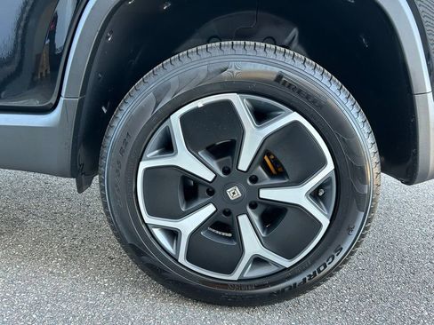 Used 2022 Rivian R1T Adventure image 48