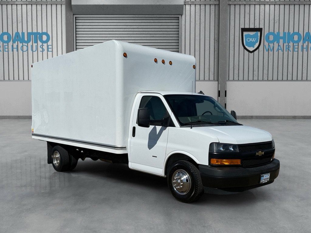 Used 2019 Chevrolet Express 3500 Extended w/ Driver Convenience Package RWD image 2