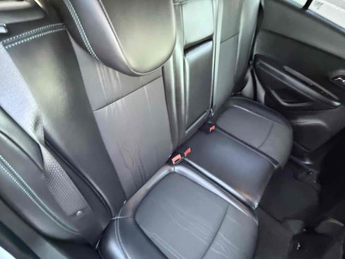 Used 2015 Chevrolet Trax LT w/ LT Sun and Sound Package image 42