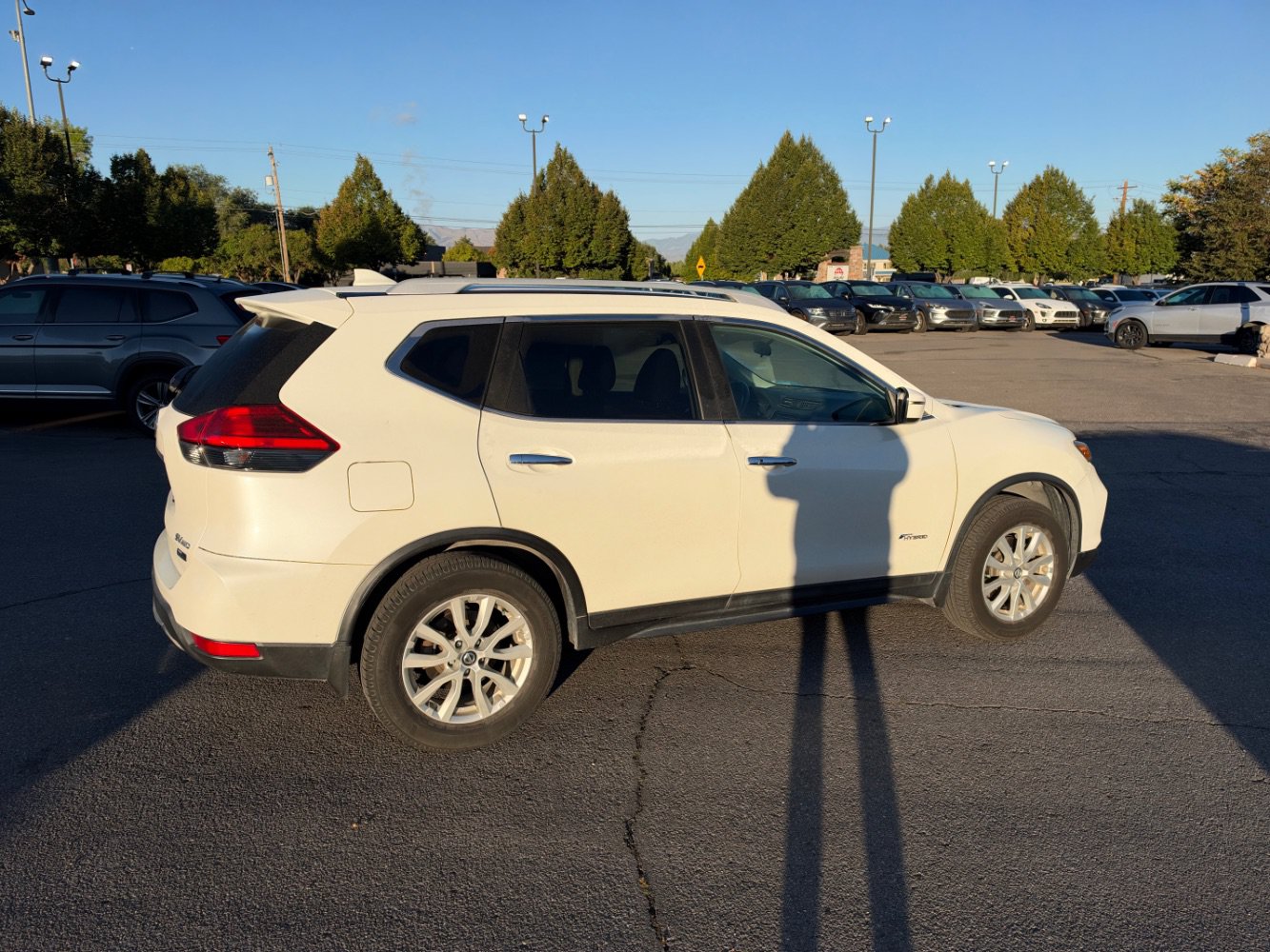 Used 2017 Nissan Rogue SV AWD/4WD image 5