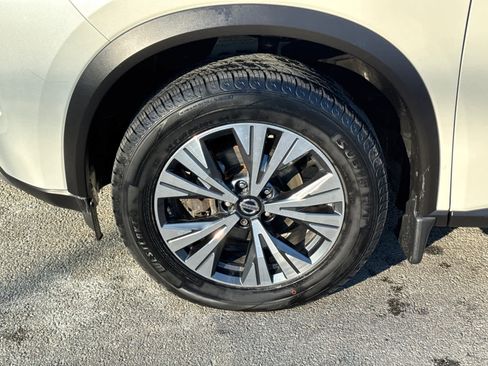 Used 2021 Nissan Rogue SV image 10