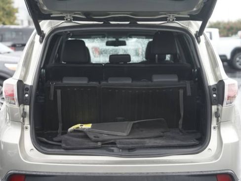 Used 2015 Toyota Highlander XLE FWD image 34