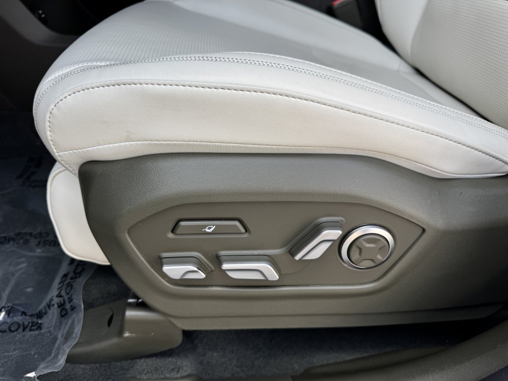 Used 2024 Hyundai Santa Fe Calligraphy AWD/4WD image 37