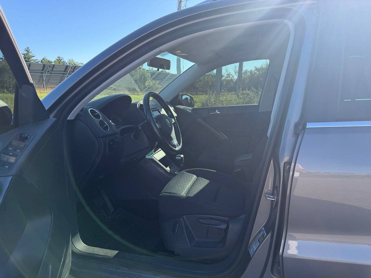 Used 2009 Volkswagen Tiguan SE AWD/4WD image 10