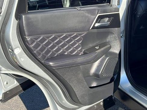 Used 2024 Mitsubishi Outlander SEL image 12