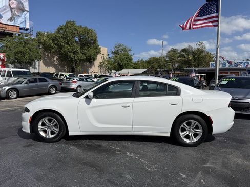 Used 2016 Dodge Charger SE w/ Popular Equipment Group RWD image 5
