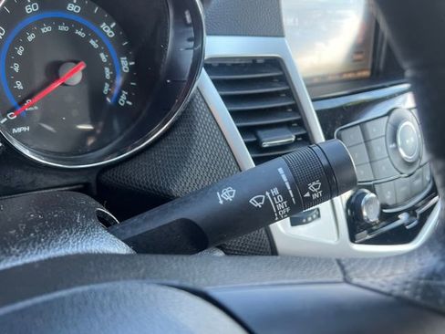 Used 2016 Chevrolet Cruze LT image 28