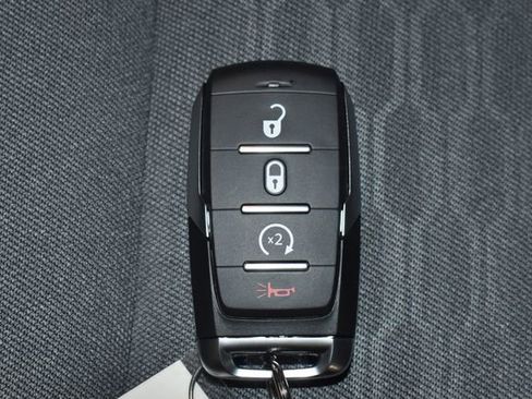 New 2026 RAM 1500 4x4 Crew Cab image 25