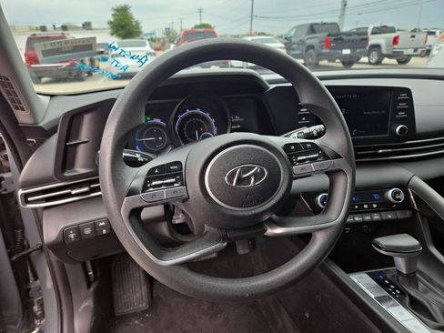 Used 2022 Hyundai Elantra Blue FWD image 7