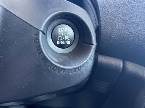 Used 2021 Jeep Renegade Sport image 22