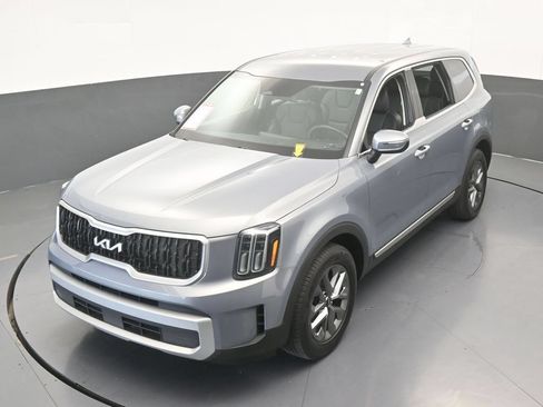 Used 2024 Kia Telluride LX FWD image 45