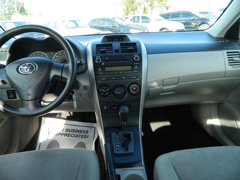 Used 2013 Toyota Corolla L image 16