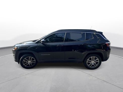 Used 2020 Jeep Compass Latitude FWD image 9