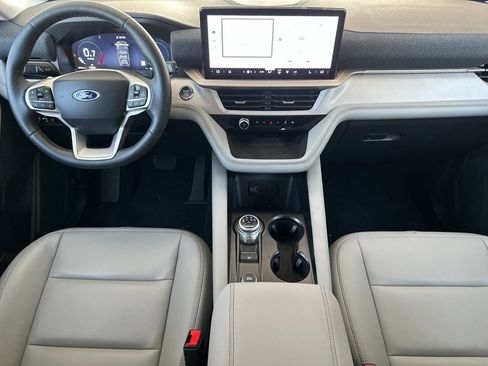 Used 2026 Ford Explorer Active w/ Active Comfort Package RWD image 12