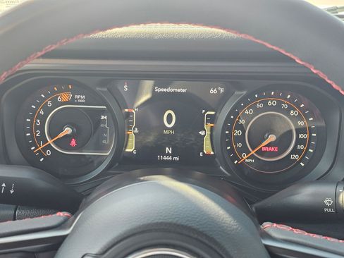 Used 2024 Jeep Wrangler Unlimited Rubicon w/ Technology Group AWD/4WD image 22