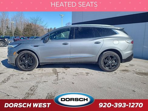 Used 2023 Buick Enclave Essence image 3