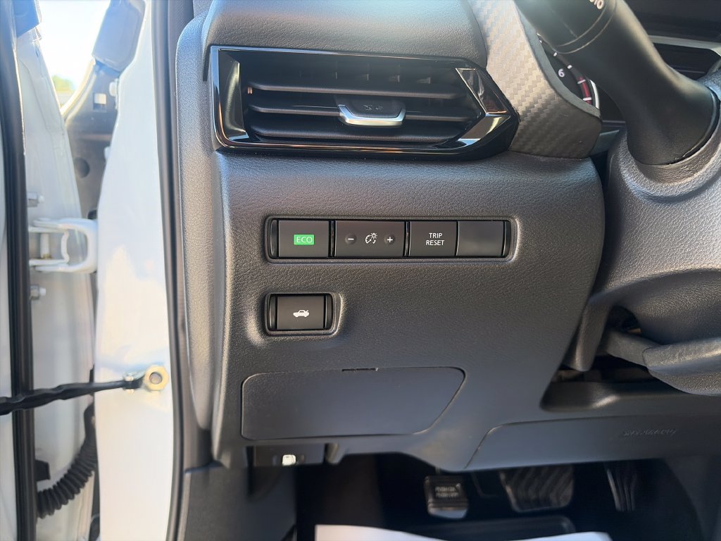 Certified 2024 Nissan Sentra SV FWD image 34