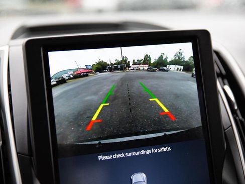 Used 2024 Ford Edge SEL image 16