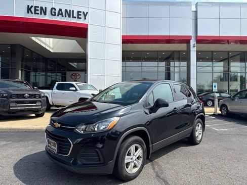 Used 2019 Chevrolet Trax LS w/ Tint and Cruise Package AWD/4WD image 1